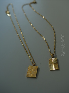 钛钢镀金方牌棋盘ins吊坠项链