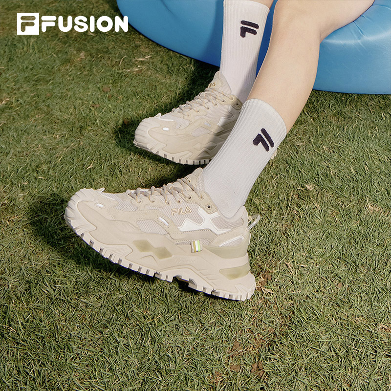 FILA FUSION 斐乐潮牌硬糖鞋轻便女鞋运动鞋厚底老爹鞋女跑步鞋冬