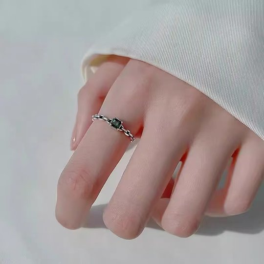 925纯银小方糖戒指女小众设计时尚绿色复古可调节方块食指戒指环