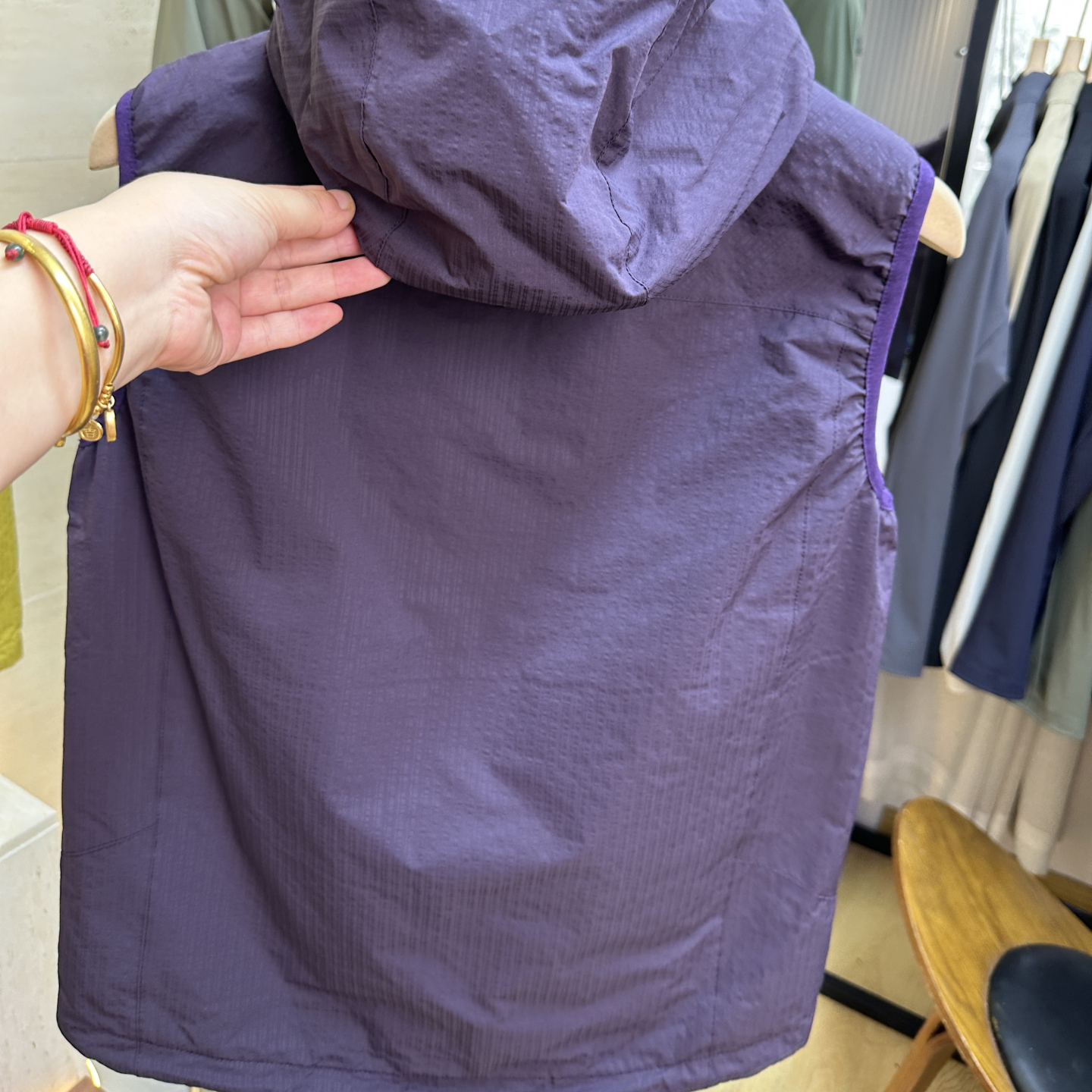 野系情侣机能款!秋冬耐磨防撕裂防泼水男女连帽厚款夹棉马甲外套 - 图2