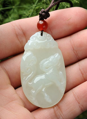 和田玉十二生肖龙蛇马羊猴鸡吊坠