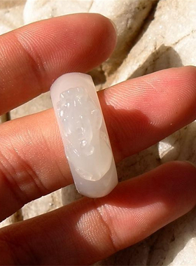 天然新疆和田玉籽料貔貅戒指