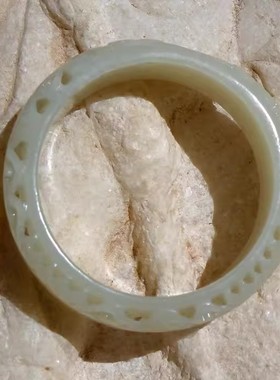 天然新疆和田玉籽料玉手镯子