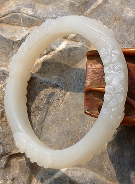 天然新疆和田玉籽料玉手镯子