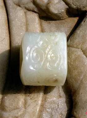 天然新疆和田玉籽料戒指扳指