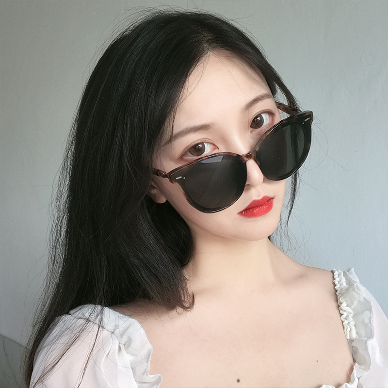 复古风大脸显瘦抖音网红街拍蹦迪 新款太阳镜 2019 墨镜女韩版潮 ins 复古风大脸显瘦抖音网红街拍蹦迪 新款太阳镜 2019 墨镜女韩版潮 ins