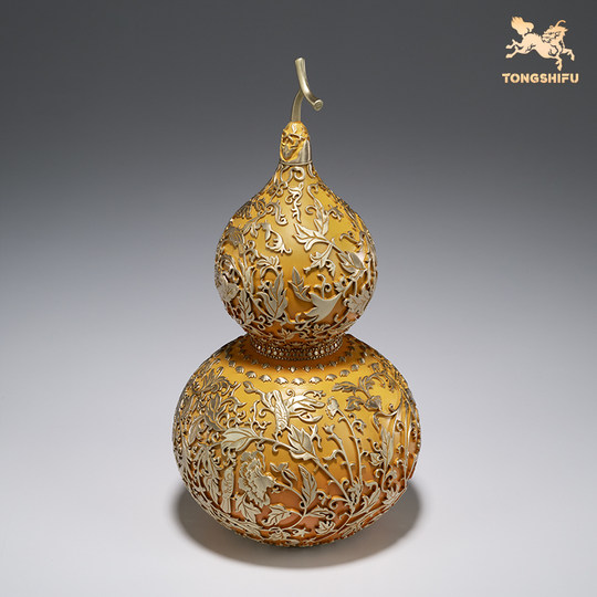 „Das Glück kommt an die Tür“-Ornamente des Bronzemeisters