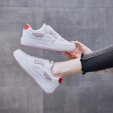 Весенняя дышащая белая обувь, высокие спортивные нескользящие кроссовки для отдыха для школьников, коллекция 2021, в корейском стиле, мягкая подошва, для бега
