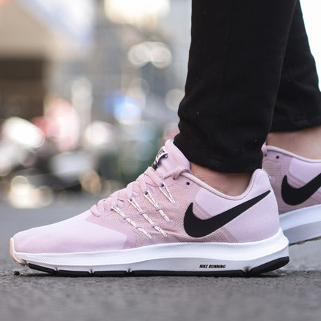 nike women's shoes lightweight