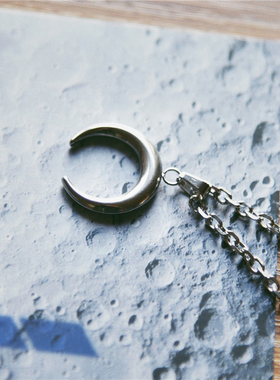 钛钢ins暗黑风配饰月亮项链