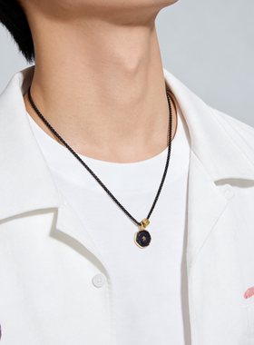 男生黑色星星圆牌不规则项链