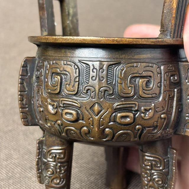 Antique antique pure copper copper three-legged round tripod gluttonous pattern copper incense burner square tripod stove incense burning ornaments home retro