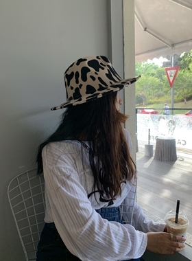 复古奶牛纹宽檐毛呢显脸小礼帽