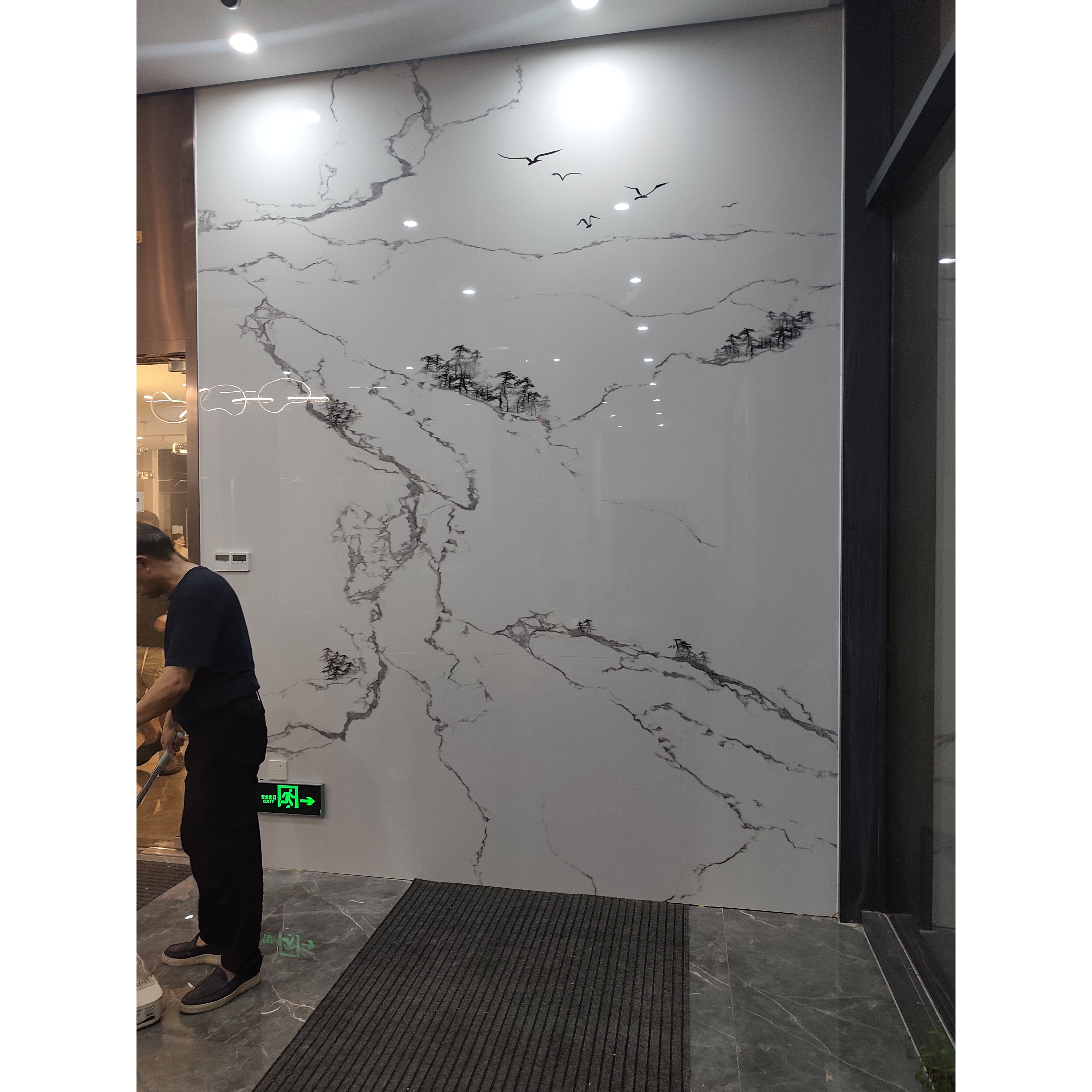 2026别墅新款挑高客厅复式岩板背景墙电光沙发玄关新中式高定佛山,淘宝优惠券,粉丝福利购,淘宝优惠卷