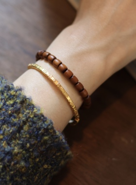 天然印度老山檀温柔大气手链