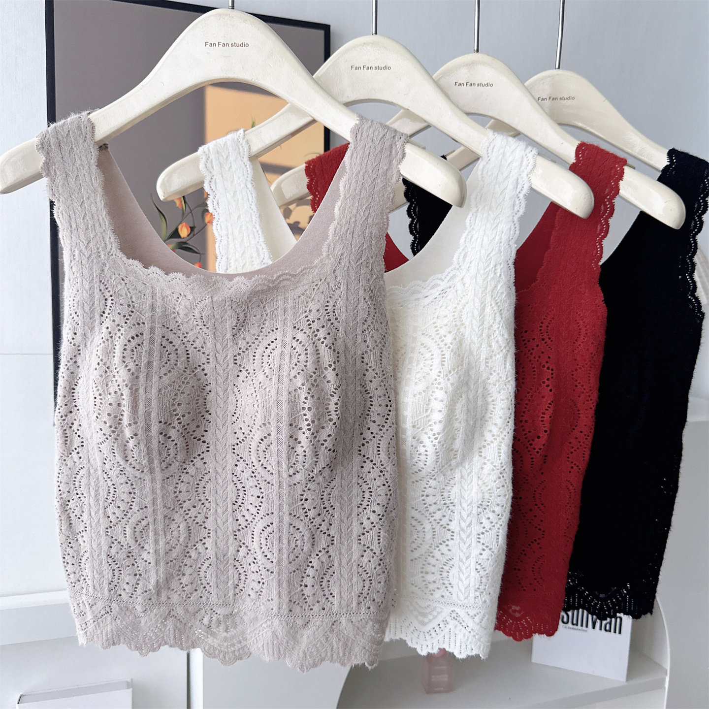 2025新款法式蕾丝吊带背心女内搭带胸垫一体式保暖内衣打底衫上衣,淘宝优惠券,粉丝福利购,淘宝优惠卷