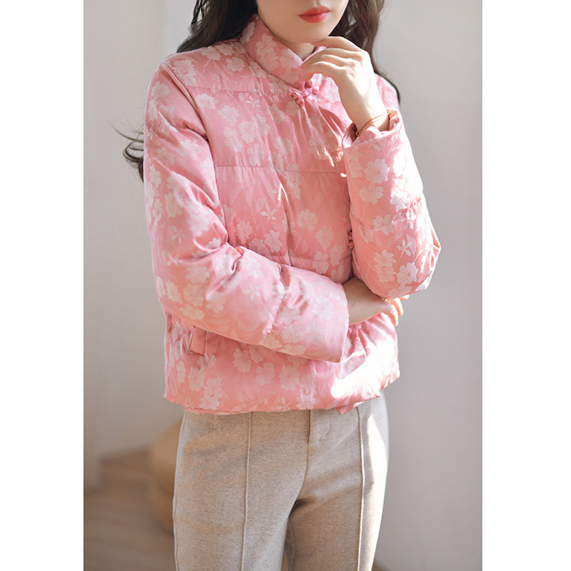新中式羽绒服女冬季2025新款小个子国风盘扣提花粉色鸭绒服短外套,淘宝优惠券,粉丝福利购,淘宝优惠卷
