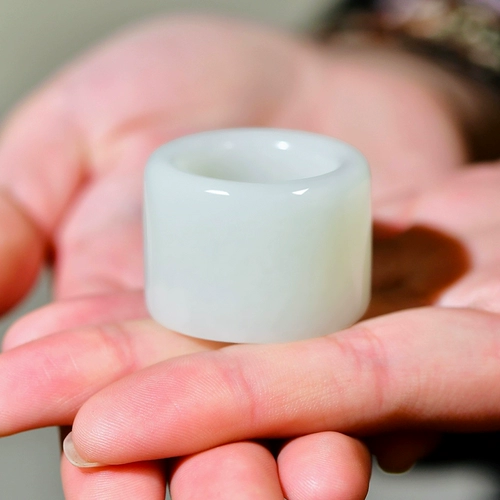 Кольцо из белого нефрита, ручка, украшение в руку, делается под заказ