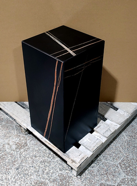 劳伦黑金岩板底座别墅客厅雕塑台