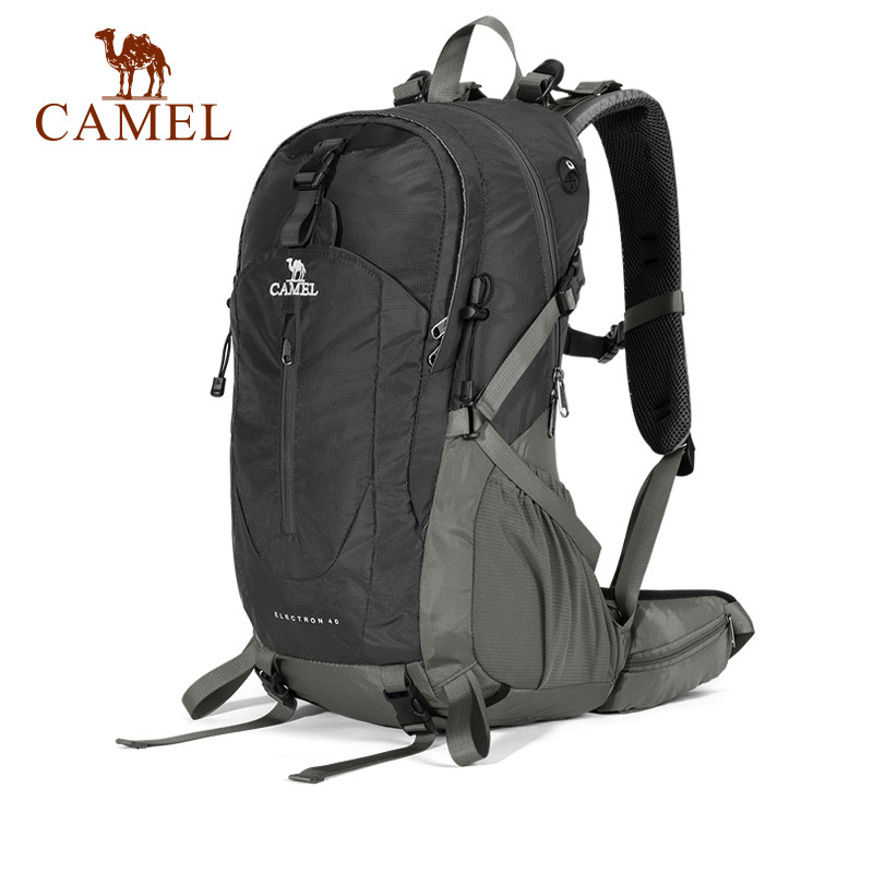  骆驼户外用品双肩背包