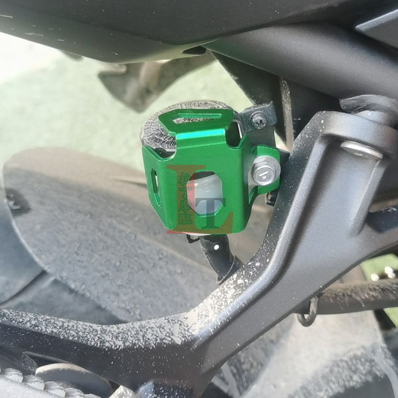 适用川崎ZX4R ZX4RR改装后油壶罩ZX25R铝合金后刹车油杯泵保护盖