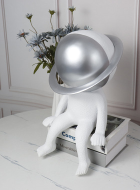 现代简约太空人摆件玄关电视柜