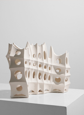 侘寂风米色镂空艺术花器装饰摆件