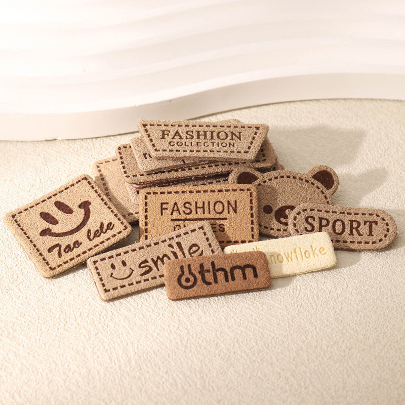 皮标布贴布标商标辅料帽子围巾补丁贴衣服装饰贴米色图案绒皮手缝,淘宝优惠券,粉丝福利购,淘宝优惠卷