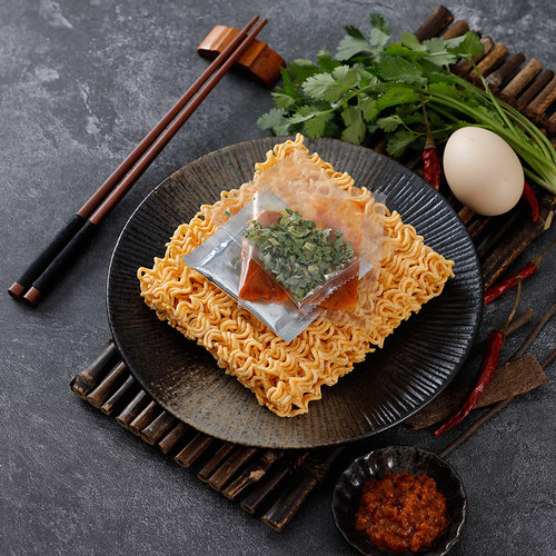 同碗面咸蛋黄拌面速食品蟹黄奶油火鸡面网红宵夜干拌方便面福整箱 - 图2