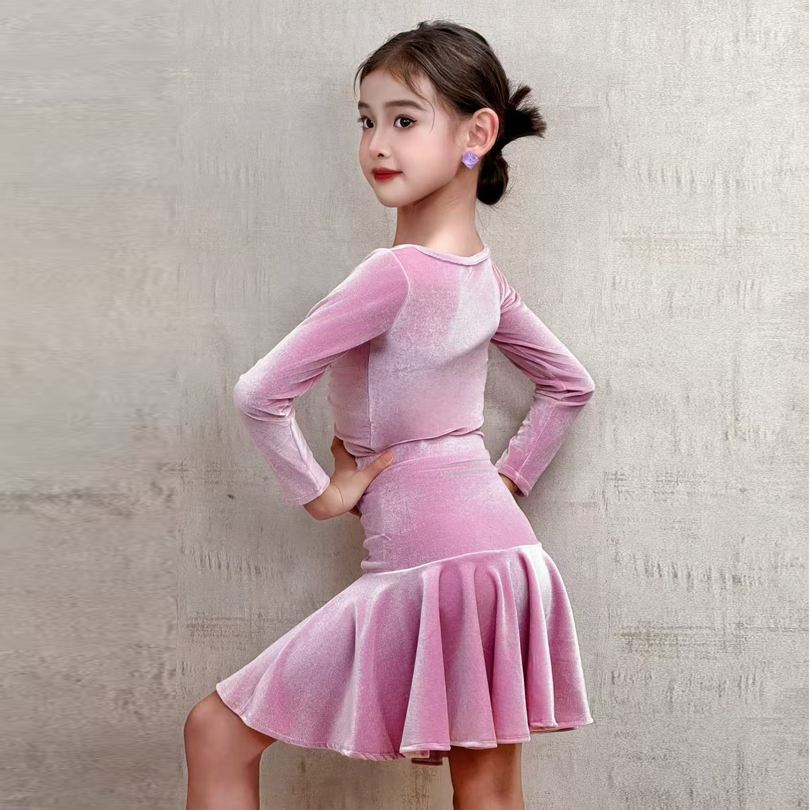 女童少儿拉丁舞服新款高级感演出服儿童长袖半身裙练功服表演服装 - 图3