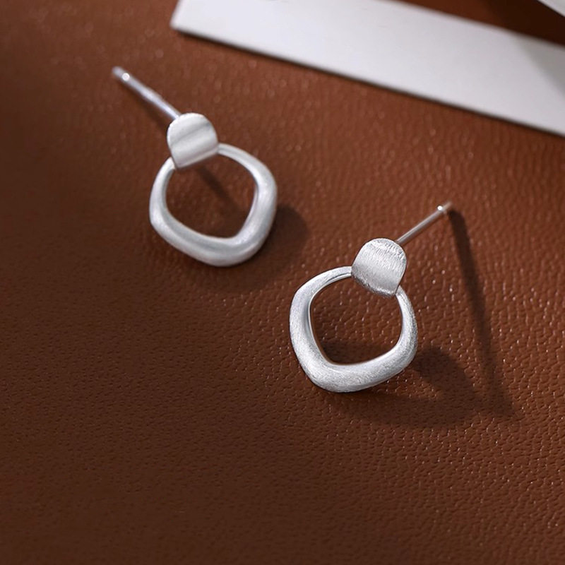 2026新款简约银耳环925纯银针菱形拉丝耳钉日常通勤镂空百搭耳饰,淘宝优惠券,粉丝福利购,淘宝优惠卷