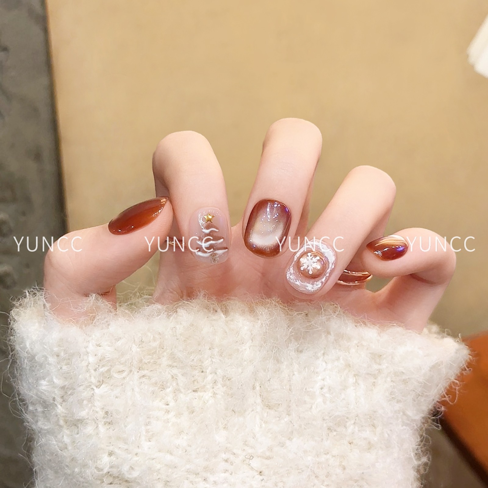 云皙手工圣诞穿戴甲秋冬短款棕色猫眼美甲2026新款高级感指甲贴片,淘宝优惠券,粉丝福利购,淘宝优惠卷