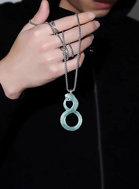 天然A货翡翠蛇年吊坠黑曼巴