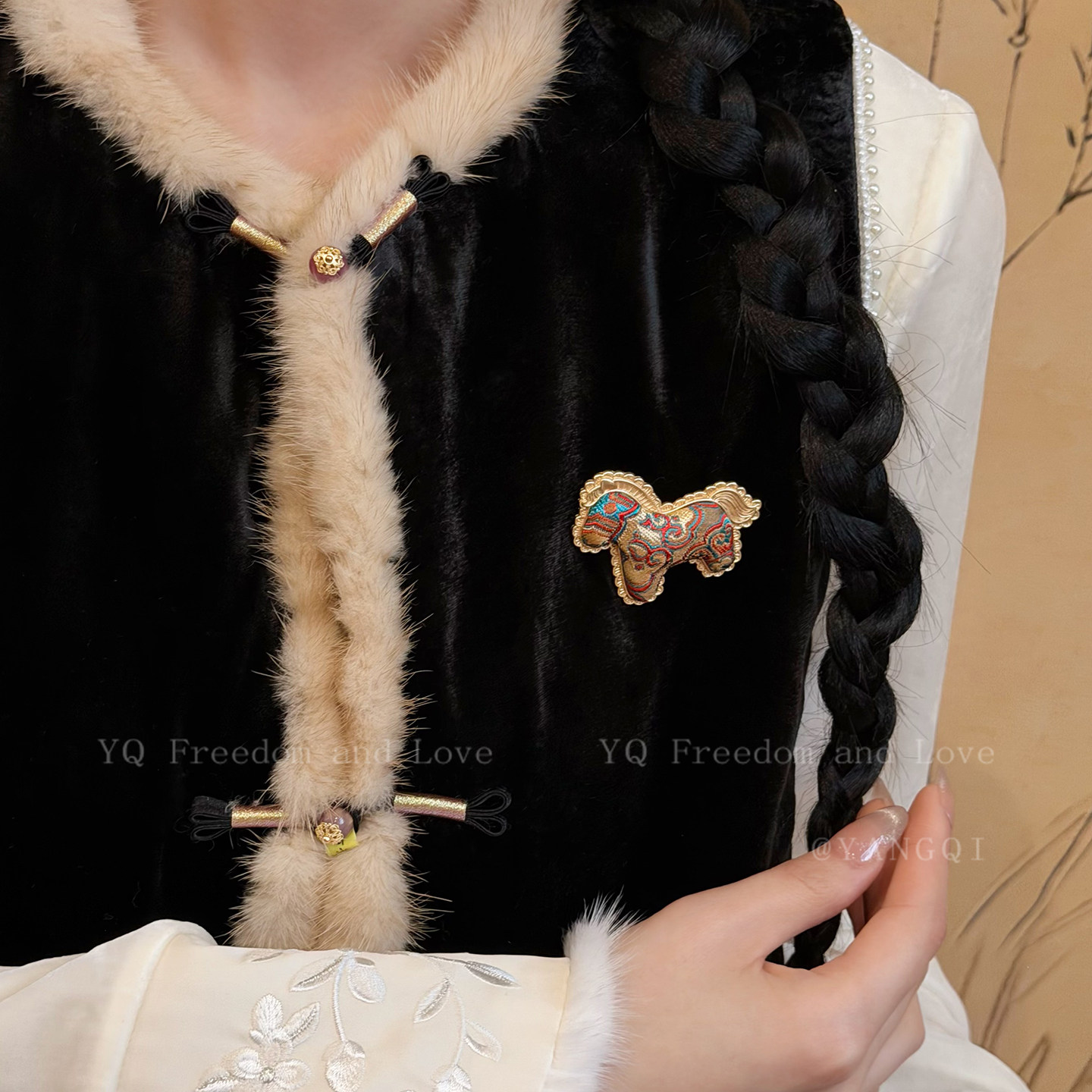 锦上添花~手工宋锦小马胸针女新中式国风旗袍装饰配饰高级感胸花,淘宝优惠券,粉丝福利购,淘宝优惠卷