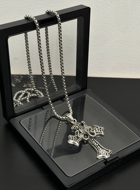 复古嘻哈眼镜蛇头十字架钛钢项链