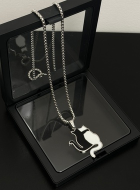 小众设计黑白猫咪项链钛钢不掉色