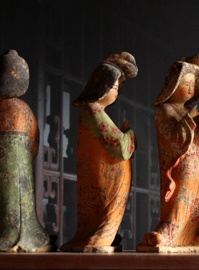 仿古彩绘陶俑博古架摆件收藏