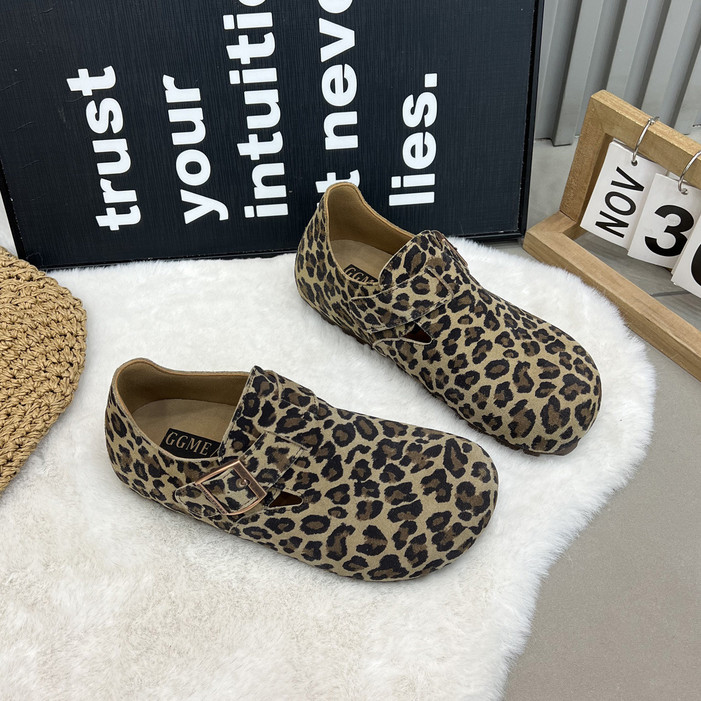 真皮勃肯鞋女2026新款平底一脚蹬搭扣单鞋大头鞋丑萌懒人鞋乐福鞋,淘宝优惠券,粉丝福利购,淘宝优惠卷