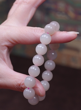 臻品收藏，仅两条。青海老坑和田玉熟浓藕粉12毫米手链串女