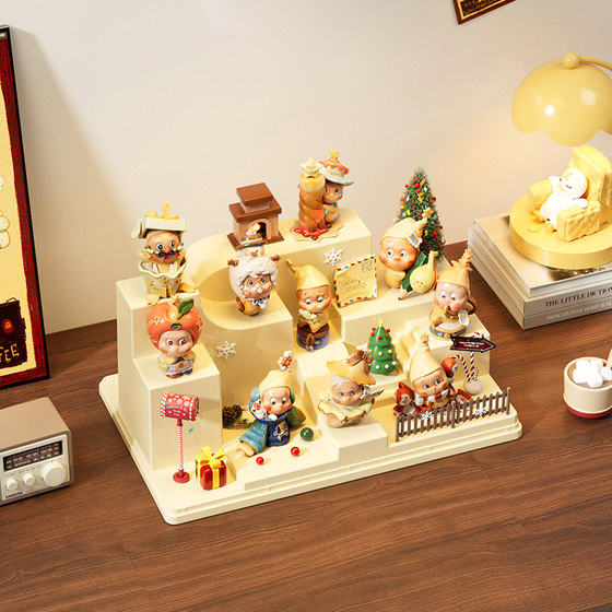 Creative landscaping dustproof figure display box