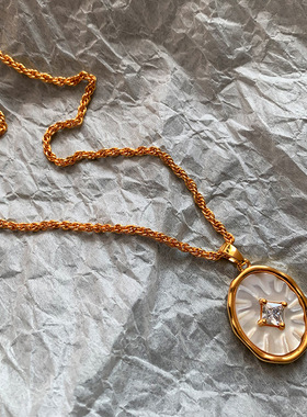 天然白色贝母椭圆吊坠毛衣珍珠项链女高端轻奢小众高级感叠戴颈链