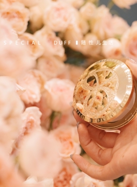 诺薇雅精纯蜜粉饼+蜜粉，把脸蛋子养的像花一样娇嫩！