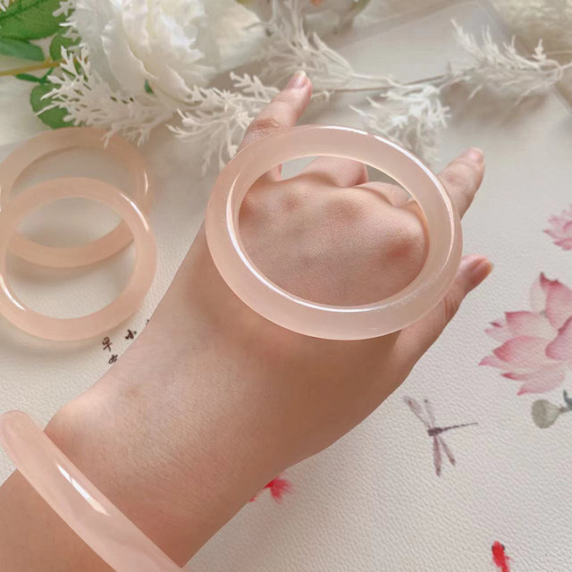 Lotus root starch round Afghan jade bracelet welfare student model