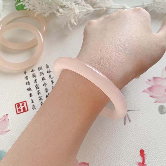 Lotus root starch round Afghan jade bracelet welfare student model