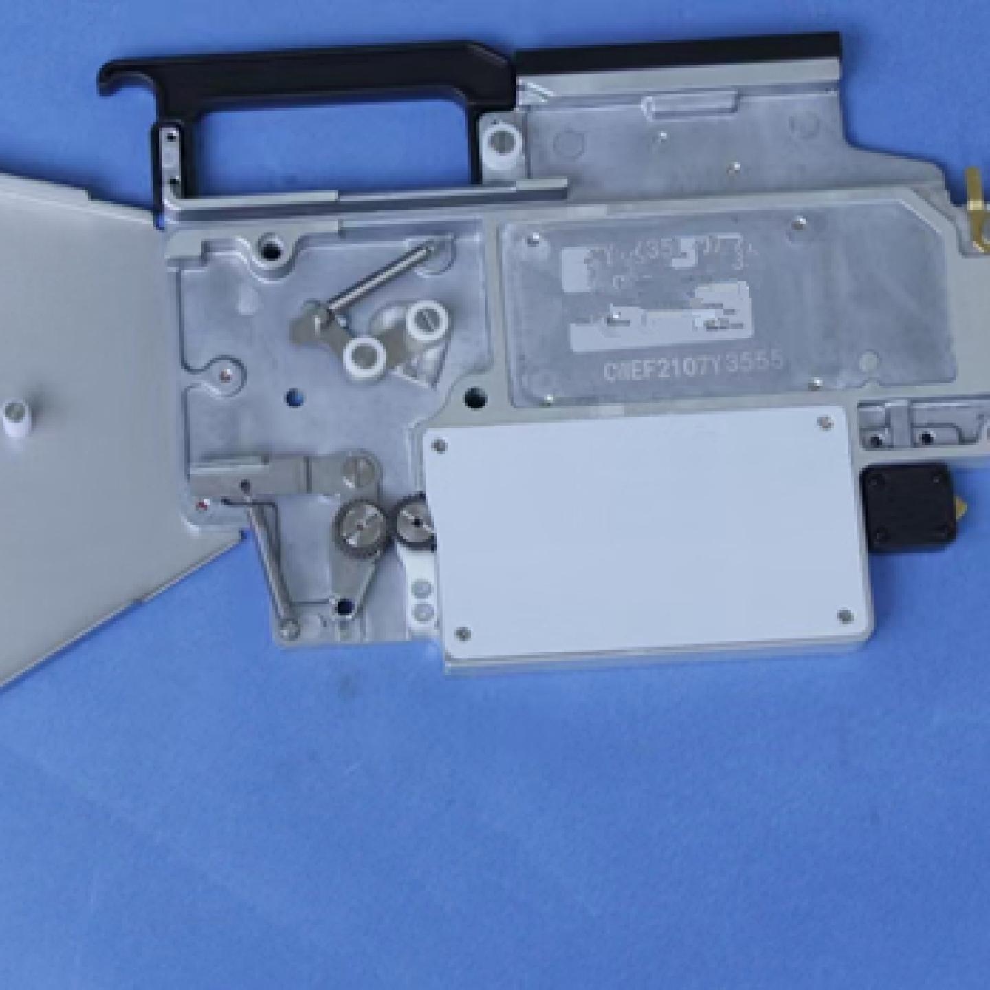 坤圣 雅马哈贴片机YV100XG国产全新电动飞达8MM可气电混用方便 - 图0