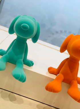 艺术家作品SNOOPY植绒公仔