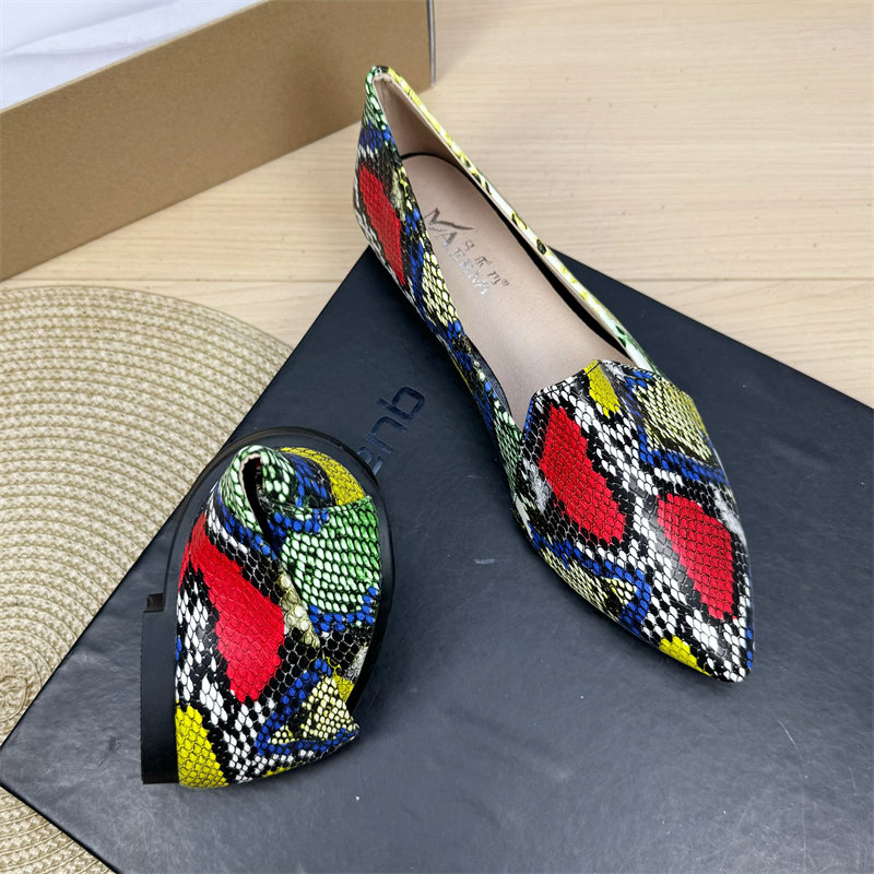 2026年秋季新款欧美风一脚蹬蛇纹单鞋女尖头平底鞋舒适豆豆鞋船鞋,淘宝优惠券,粉丝福利购,淘宝优惠卷