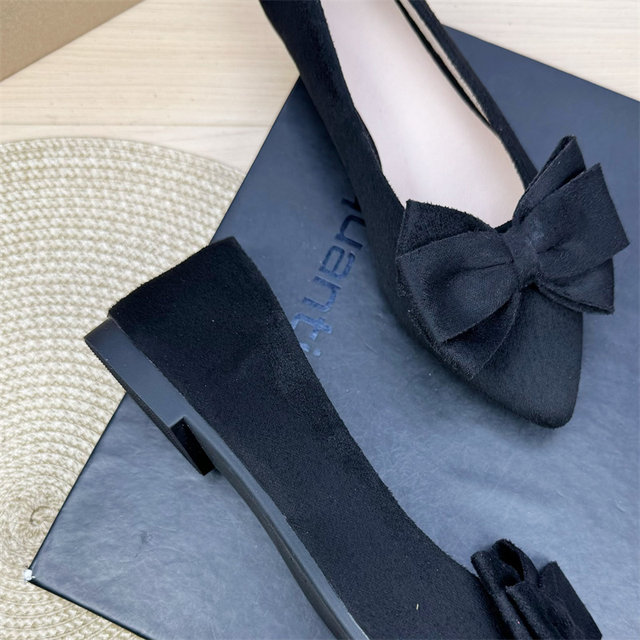 Versatile shallow slip-on soft-soled beanie shoes