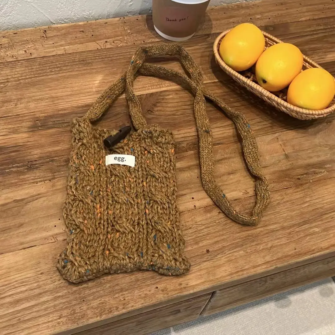 egg斜挎包小包女百搭2025春夏新款小众牛角扣粗针织单肩包手机包,淘宝优惠券,粉丝福利购,淘宝优惠卷