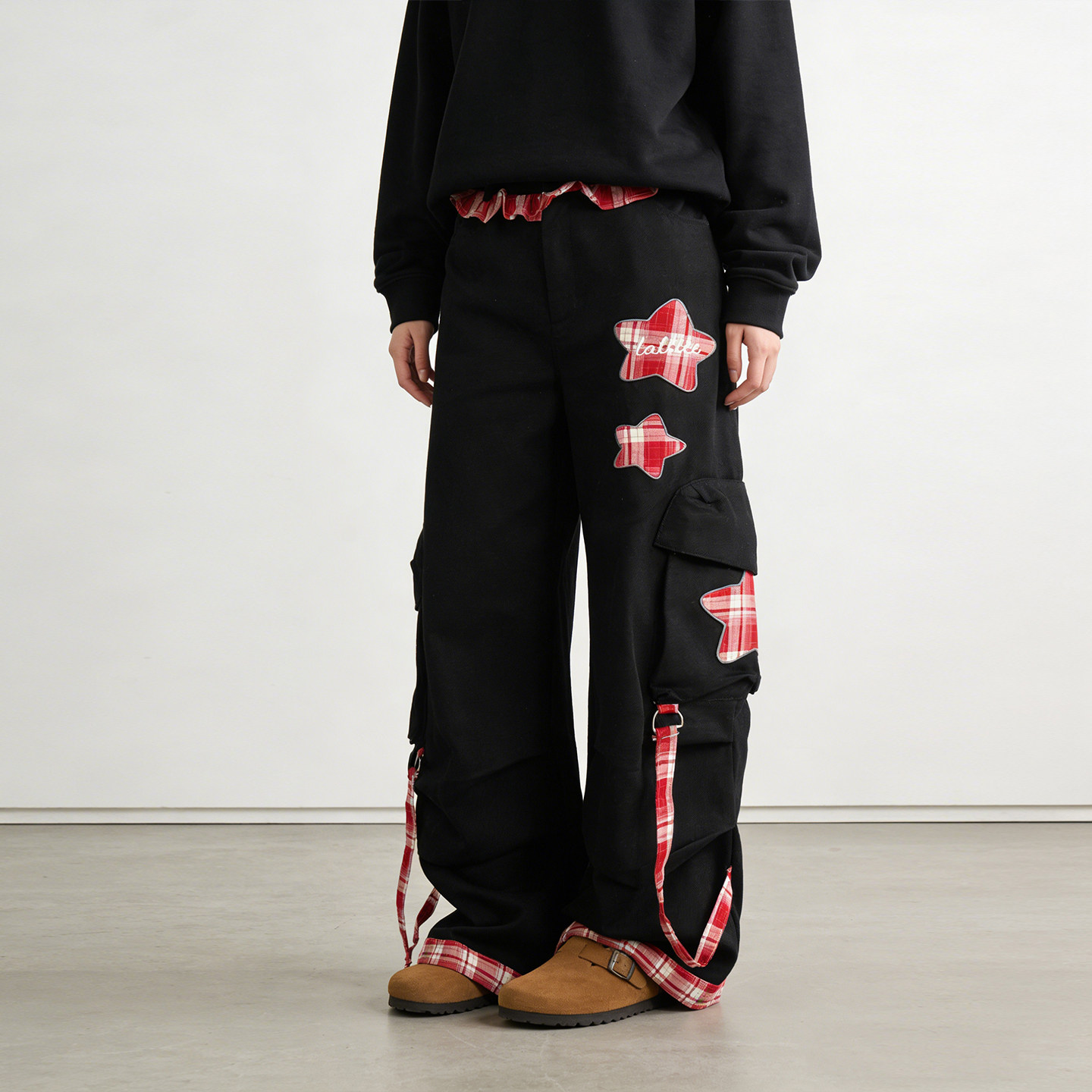 大码胖mm趣味星星刺绣大口袋工装牛仔裤女宽松撞色格子翻边阔腿裤,淘宝优惠券,粉丝福利购,淘宝优惠卷